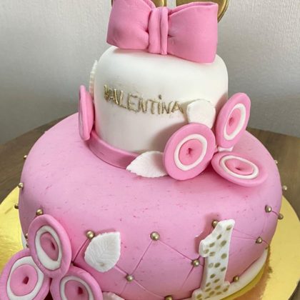 Torta Cumpleaños Minie Mouse Bizcocho Manjar Crema Chantilly y Durazno