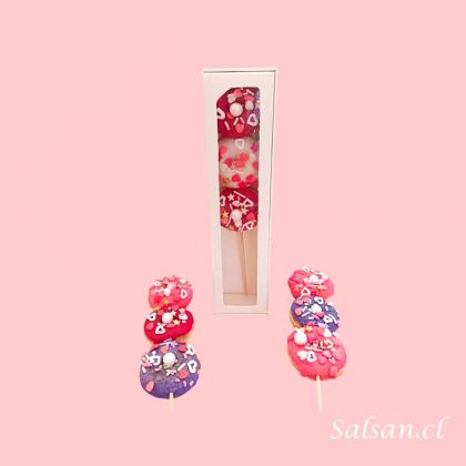 Caja con brocheta de donas