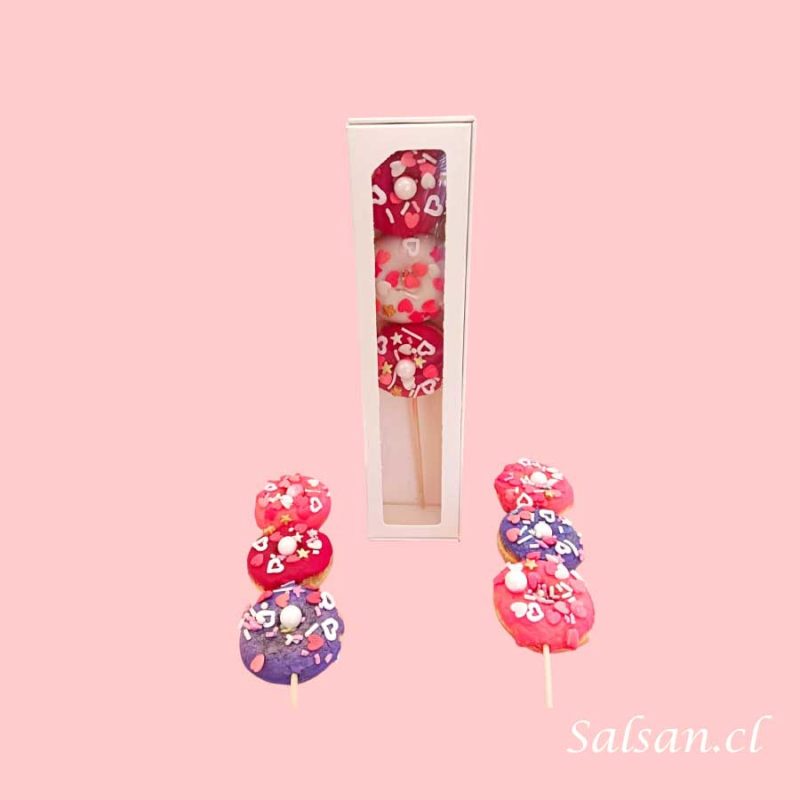 Caja con brocheta de donas