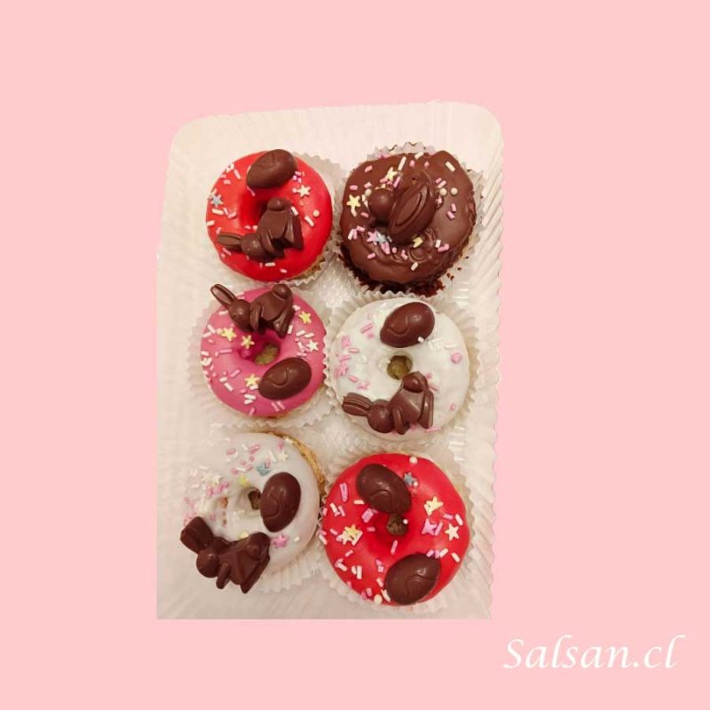 donas glaseadas de chocolate con decoración de conejos y huevos de pascua2