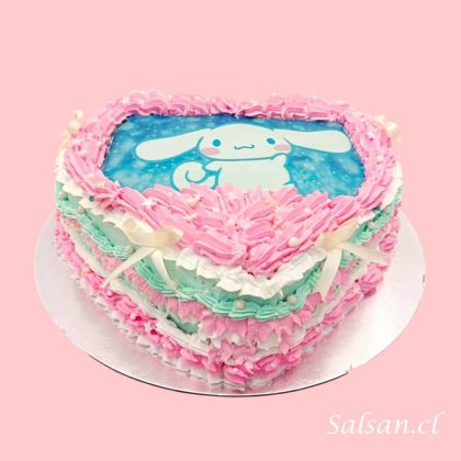 torta cumpleaños de crema cinnamoroll